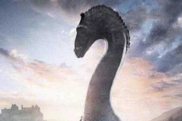 夢見水怪是什么意思 夢到水怪從水里出現(xiàn)攻擊自己有什么預(yù)兆