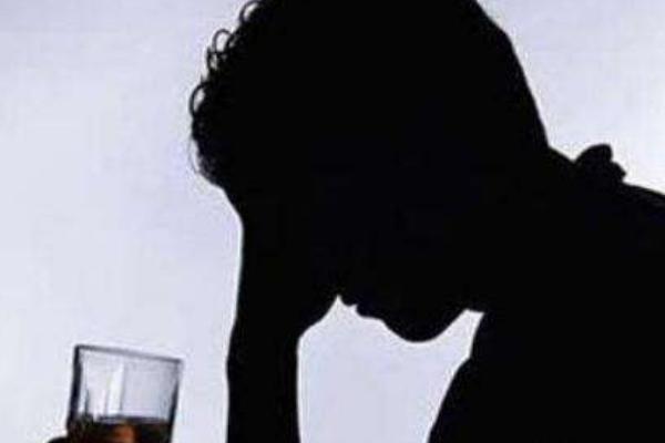 夢見頭疼是什么意思 女人夢到自己頭疼的厲害有什么預兆