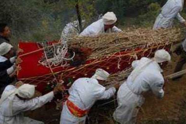 夢見死去的親人是什么意思 夢到死去的親人還活著有什么預(yù)兆