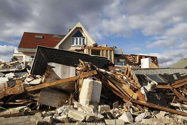 夢見房子倒塌是什么意思 夢到自己家的房子塌了有什么預(yù)兆