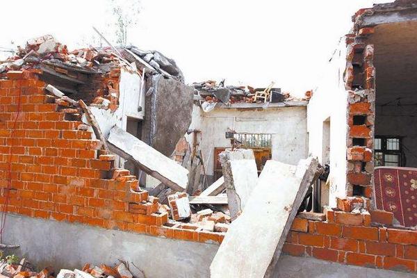 夢見房子倒塌是什么意思 夢到自己家的房子塌了有什么預(yù)兆