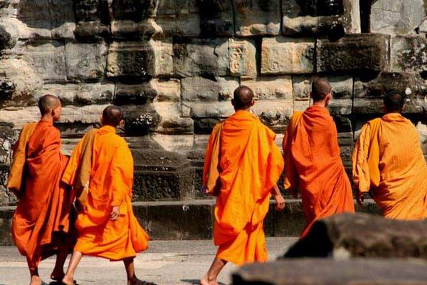 夢見和尚是什么意思 女人夢到和尚和自己說話有什么預兆