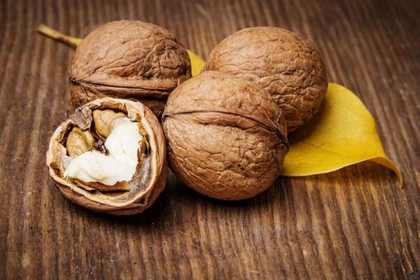 夢(mèng)見(jiàn)核桃是什么意思 孕婦夢(mèng)到吃核桃有什么預(yù)兆