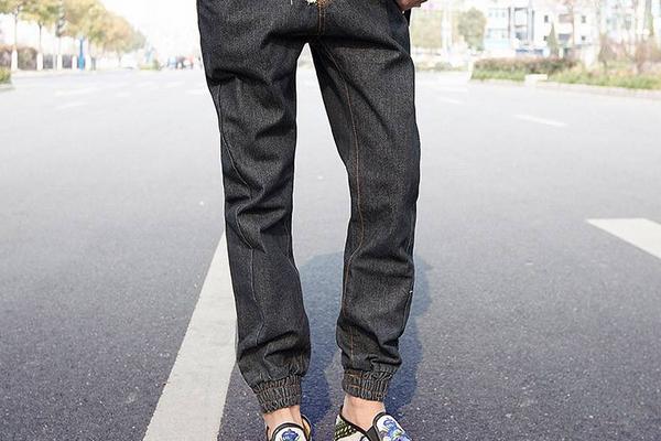 夢見褲子破了個洞是什么意思 女人夢到穿新褲子有什么預兆