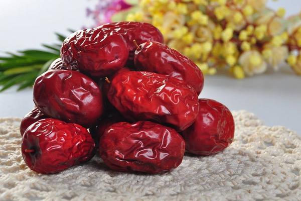 夢見紅棗是什么意思 女人夢到自己吃紅棗有什么預兆