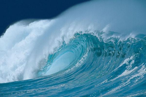 夢見海浪是什么意思 女人夢到海浪撲面而來有什么預(yù)兆