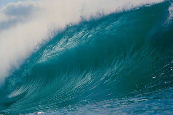 夢見海浪是什么意思 女人夢到海浪撲面而來有什么預(yù)兆