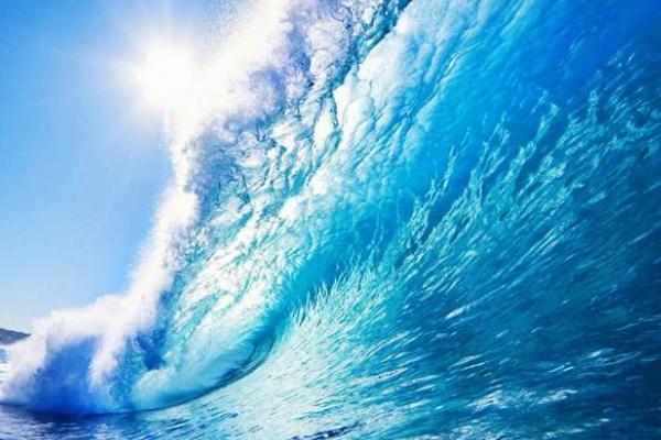 夢見海浪是什么意思 女人夢到海浪撲面而來有什么預(yù)兆