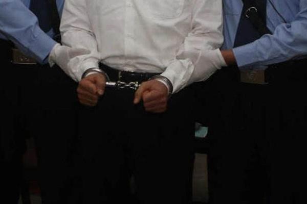 夢見戴手銬是什么意思 夢到別人給我帶手銬有什么預兆