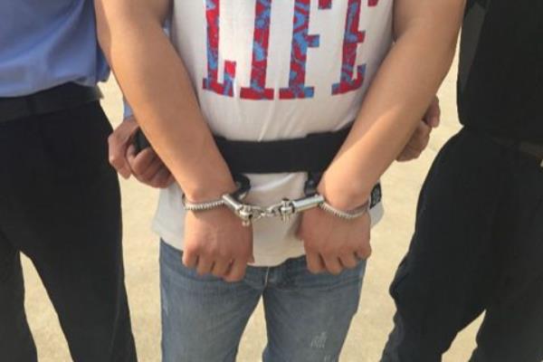 夢見戴手銬是什么意思 夢到別人給我帶手銬有什么預兆