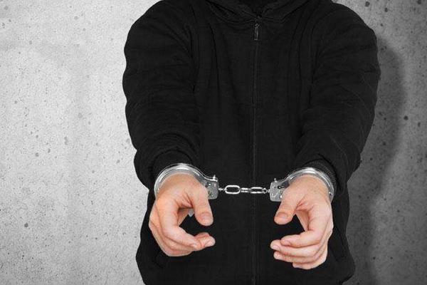 夢見戴手銬是什么意思 夢到別人給我帶手銬有什么預兆