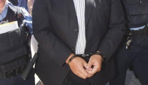 夢見戴手銬是什么意思 夢到別人給我帶手銬有什么預兆