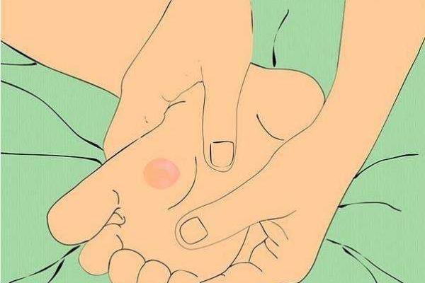 夢見腳上長水泡是什么意思 夢到腳上長瘡有什么預兆