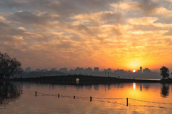 夢見橋斷了是什么意思 女人夢到洪水把橋沖斷了有什么預兆