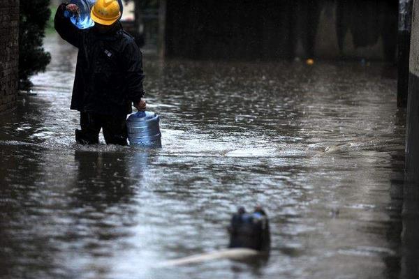夢見水災(zāi)是什么意思 女人夢到漲洪水有什么預(yù)兆