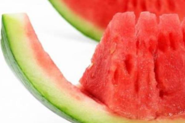 西瓜皮敷臉的功效與作用及禁忌 西瓜皮敷臉需要清洗嗎