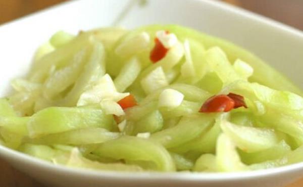 西瓜皮敷臉的功效與作用及禁忌 西瓜皮敷臉需要清洗嗎