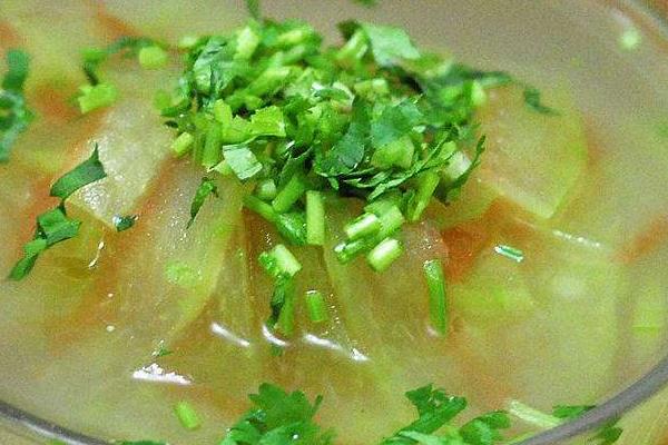 西瓜皮敷臉的功效與作用及禁忌 西瓜皮敷臉需要清洗嗎