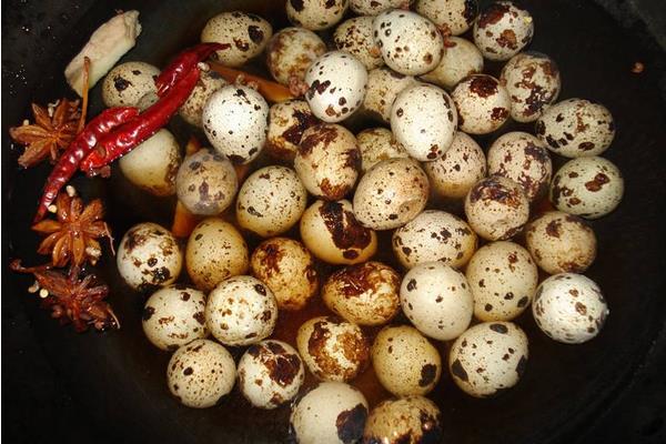 鵪鶉蛋一斤大約多少個 鵪鶉蛋熱量有多少