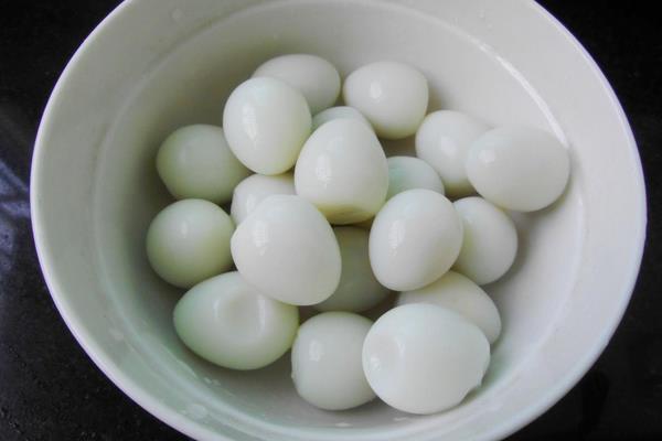 鵪鶉蛋一斤大約多少個 鵪鶉蛋熱量有多少