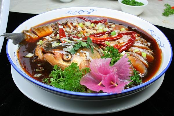 花鰱和胖頭魚的區(qū)別是什么 花鰱魚的食用價(jià)值