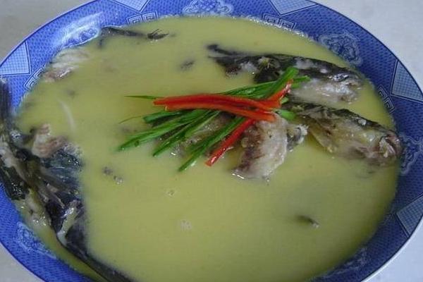 鯰魚湯功效與作用 鯰魚湯下奶嗎 鯰魚湯家常做法大全