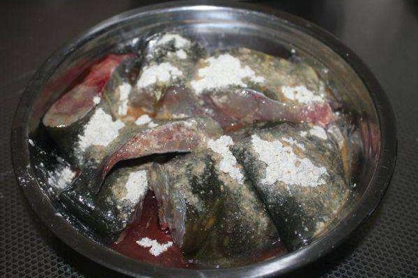 鯰魚湯功效與作用 鯰魚湯下奶嗎 鯰魚湯家常做法大全