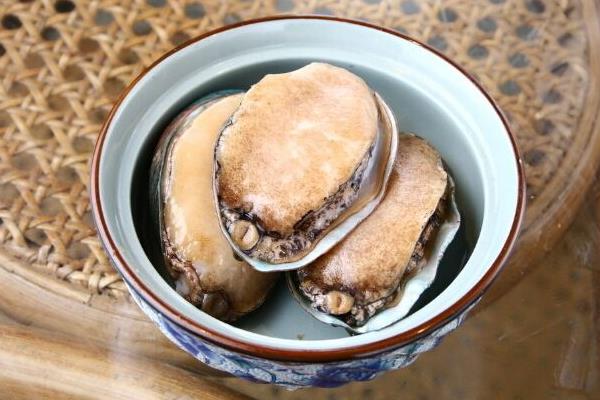 鮑魚一次吃幾個合適 鮑魚吃了有什么好處