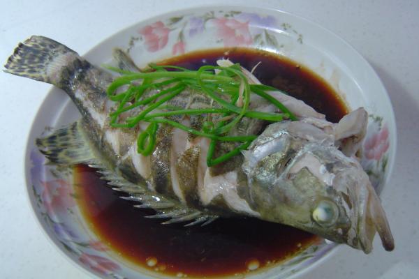 清蒸桂魚怎么做好吃又簡單 清蒸桂魚家常做法大全
