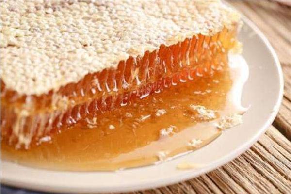 蜂巢和蜂蜜的區別是什么 蜂巢蜜和蜂蜜哪個好