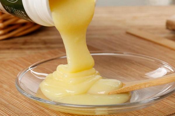 怎樣從蜂團中找到蜂王 蜂王藏在蜂群什么位置