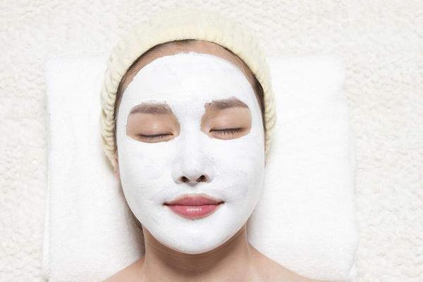 蜂毒面膜的正確使用方法 蜂毒面膜用了要洗嗎