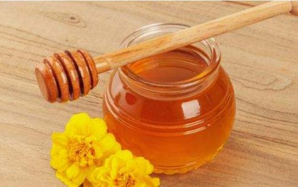 真蜂蜜和假蜂蜜的區別是什么 怎樣鑒別蜂蜜的真假