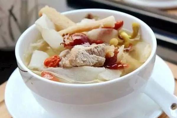 鵪鶉和鴿子哪個營養好 鵪鶉怎么燉