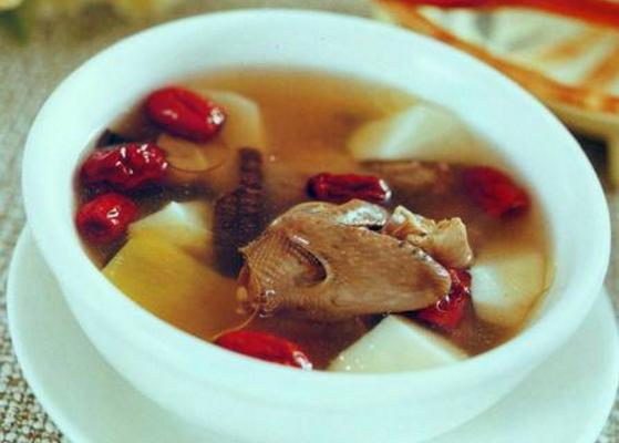 鵪鶉和鴿子哪個營養好 鵪鶉怎么燉