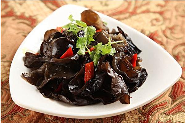 鵪鶉怎么做好吃又簡單 鵪鶉不能和什么一起吃