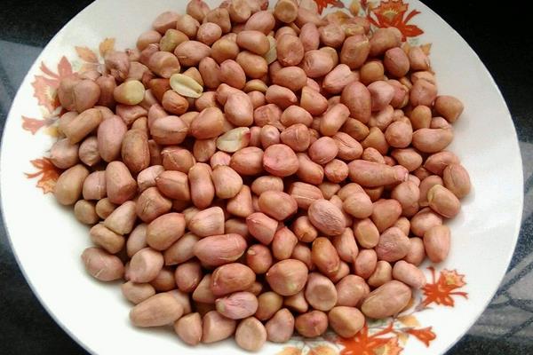 生花生米的功效與作用 生花生米的熱量是多少