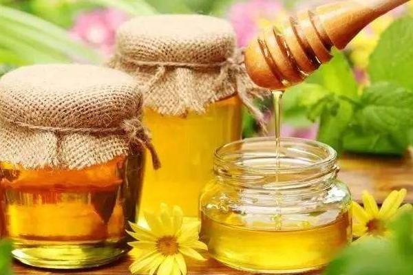 早上空腹喝蜂蜜水好嗎 晚上睡前喝蜂蜜水好嗎