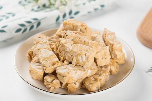 最簡單花生糖的做法 花生糖怎么做才酥脆