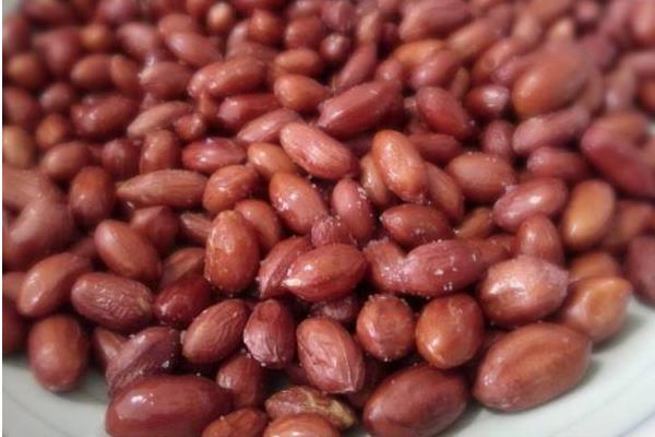 怎樣炸花生米又酥又脆 炸花生米的竅門