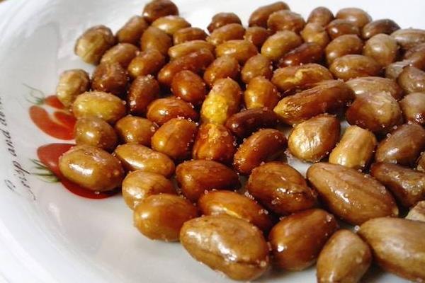 怎樣炸花生米又酥又脆 炸花生米的竅門