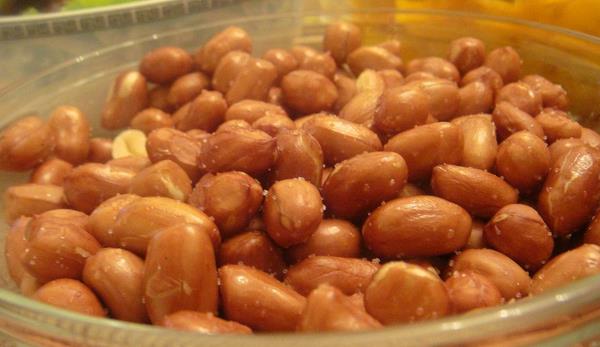 怎樣炸花生米又酥又脆 炸花生米的竅門