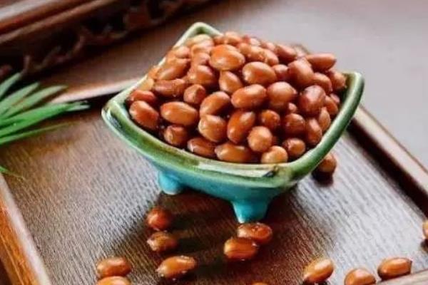 怎樣炸花生米又酥又脆 炸花生米的竅門