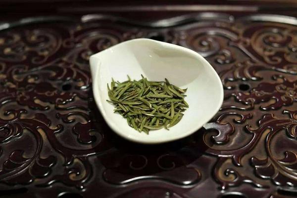 竹葉青茶市場價格多少錢一斤 竹葉青茶為什么這么貴