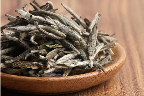 白毫銀針茶的功效與作用 白毫銀針怎么泡