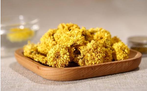 菊花茶怎么泡 喝菊花茶有什么好處和壞處