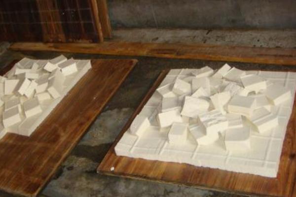 花生豆腐的做法和配方 花生豆腐加工技術(shù)