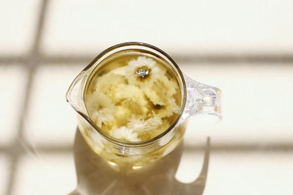 菊花茶能減肥嗎 菊花茶和綠茶可以一起喝嗎