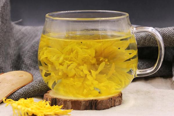 上火喝菊花茶有用嗎 菊花茶降血壓嗎