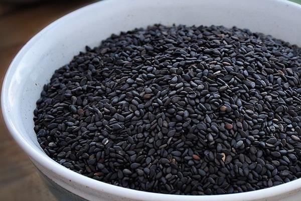 黑芝麻市場價格多少錢一斤 吃黑芝麻會變黑嗎